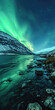 Tsukurvur ist eine isländische Region, die mit Bergen und Polarlichtern bedeckt ist, Aurora