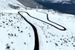 Ascension sur route pour station de ski Hautacam vu par un drone
