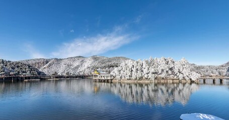 Wall Mural - time lapse of the Ruqin lake in winter at Lushan mountain national scenic area, Jiangxi province, China