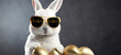 Frohe Ostern Konzept Feiertag Grußkarte mit deutschem Text - Cooler Osterhase, Kaninchen mit Sonnenbrille und gold bemalten Ostereiern