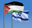 photo illustrant deux drapeaux de la paléstine et de l'israël dans un ciel bleu illustrant le cloflit israélo-palestinien et les alliances entre nation