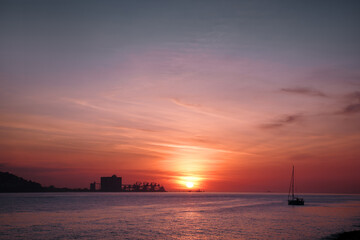 Wall Mural - Beautiful sunset on the river Tagus, Lisbon.