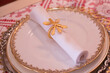 © Takamori Miyagishi  - ディナーの始まり。ナプキンと食器のセッティング