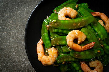 Wall Mural - Stir-Fried Green Peas with Shrimp