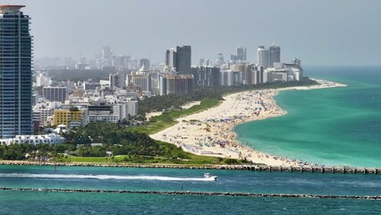 Canvas Print - Miami Beach city from above. Popular vacation place in the USA