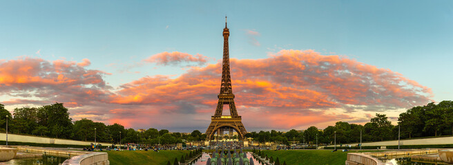 Wall Mural - Panorama of Eiffel Tower in Paris during sunset, France