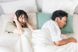 ベッドで夫のいびき・寝言で睡眠不足の妻（不眠・うるさい・ストレス・安眠妨害）
