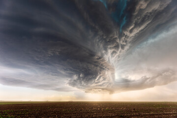 Wall Mural - dramatic sky with supercell storm clouds