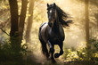 Ein schwarzes Pferd rennt durch einen Wald