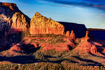 Wall Mural - Red Rocks of Sedona Arizona at sunset from the airport overlook