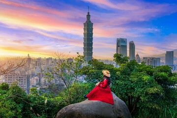 Wall Mural - Tourist enjoying view on mountains in Taipei, Taiwan.