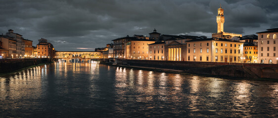 Wall Mural - Ponto Vecchio bridge, one of the symbols of Florence. Medieval bridge in the evening.