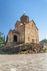 Wall Mural - The Virgin Mary Assumption Church of Metekhi on the cliff