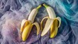 bananas sobre tecido e fumaça colorida, conceito sexual, prazer, orgulho