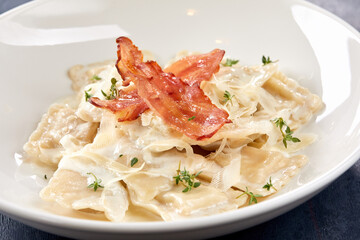 Wall Mural - ravioli with mushrooms and parmesan