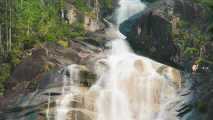 Canvas Print - Shannon Falls in British Columbia, Canada