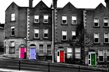 Building with typical Dublin colored doors