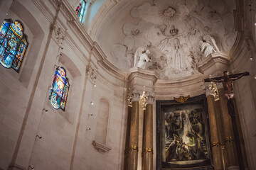 Wall Mural - Altar with dome in relief, painting and stained glass with religious scenes in the basilica Our Lady of Rosary, Fátima, PORTUGAL