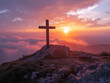 croce cristiana sulla cima della montagna , paesaggio mozzafiato all'alba, concetto di salvezza e risurrezione