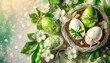 Wielkanocne tło z zielonymi i białymi pisankami w koszyku i kwiatami