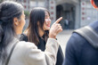 © Masakazu Tokashiki - 台湾台北市大安区にある大学で過ごす若い２０代の台湾人女性と男性とアジア人女性 Young Taiwanese women and men and Asian women in their 20s at a university in Da'an District, Taipei City, Taiwan