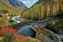 Old Roman Bridge Ponte Dei Salti Over Verzasca, Lavertezzo, Verzasca Valley, Valle Verzasca, Canton Ticino, Switzerland, Europe