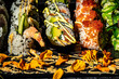 Presentación de sushi emplatado