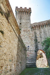 Wall Mural - Brunelleschi Tower in Vicopisano, Tuscany, Italy