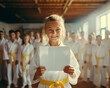 Nachwuchs-Karatekas mit Auszeichnung: Freude über bestandene Gürtelprüfung.