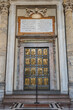 © tauav - Heilige Pforte im Petersdom, Rom, Vatikan