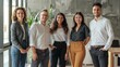 © Studio Zenith - groupe des dirigeants avec collaborateurs et collaboratrices de l'entreprise dans toute sa diversité et la variété de ses profils