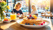 Pancake mit Früchten, im Hintergrund ein Cafe 