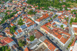 Ausblick auf die Stadt Landau im Isartal in Ostbayern