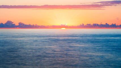 Wall Mural - beautiful sunset on the beach and sea - vintage filter