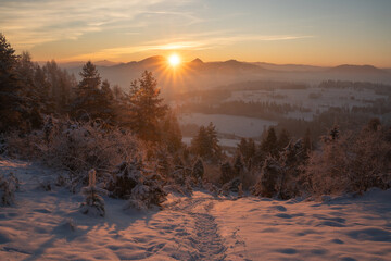 Wall Mural - beautiful winter scenery showing winter sunrise in the pieniny mountains in poland