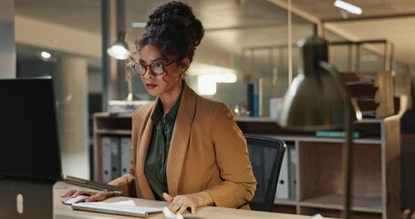 Fototapete - Business, night or woman with glasses on computer in office for startup research, planning or typing schedule. Working late, deadline or entrepreneur online for project, search or email communication