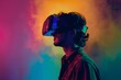 Digitale Welten: Junger Mann mit VR-Brille
