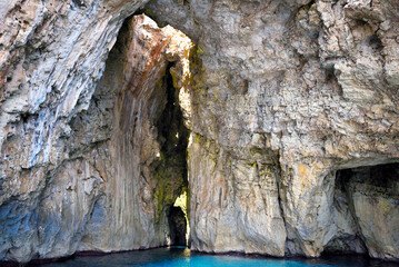 Poster - The caves on the Adriatic side of Santa Maria di Leuca seen from the tourist boat



