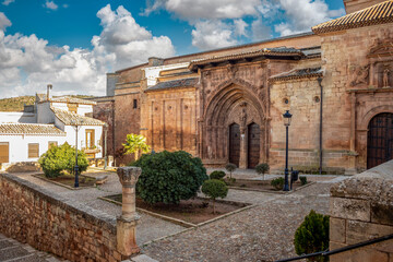 Canvas Print - Detail of a Gothic side facade of the church of the Santísima Trinidad de Alcaraz, Albaete, Castilla la Mancha, Spain