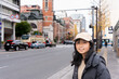横浜旅行に来たアジア人の女性