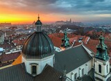 Fototapeta Miasto - Widok z drona na panoramę Krakowa od strony kościoła Św. Anny o wschodzie słońca