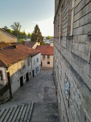 Wall Mural - Callejón de la zona monumental de Santiago de Compostela, Galicia