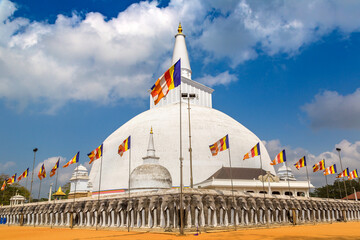 Poster - White Ruwanwelisaya stupa in Sri Lanka