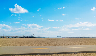 Wall Mural - Bike lane on the sand in Santa Barbara shoreline