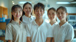 アジア人の介護士チーム