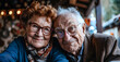 Couple de personnes âgées portant des lunettes