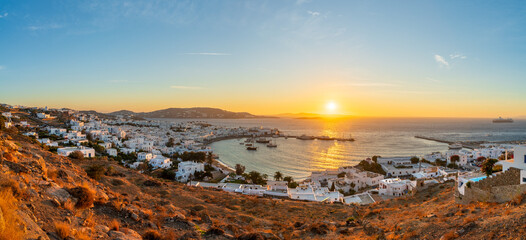 Canvas Print - Sunset panorama of  Mykonos town. Greece