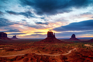 Wall Mural - sunrise view in the monument valley. usa.