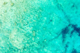 Fototapeta Na drzwi - Summer vacation background. Drone aerial view of turquoise ocean