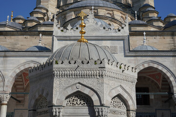 Wall Mural - Eminonu New Mosque in Istanbul, Turkiye